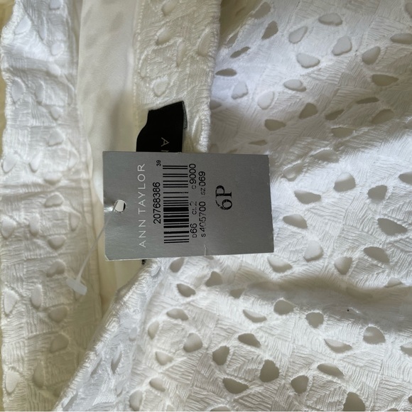 Ann Taylor- White eyelet skirt A-line, size 6P - Picture 7 of 7